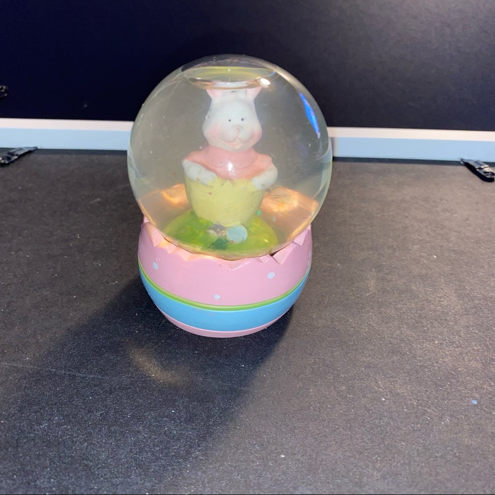 Easter Snow Globe